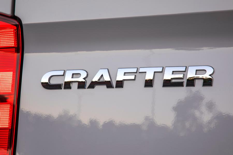 Логотип Volkswagen Crafter 4Motion Van 2019 года  (AU) (фото 10 из 25)